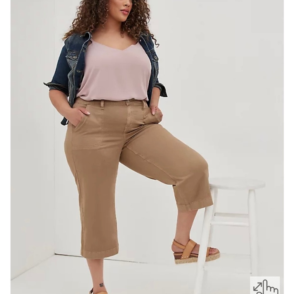 *** SOLD *** NWT Torrid Cropped Pull On Wide Leg Stretch Twill Pants In Safari